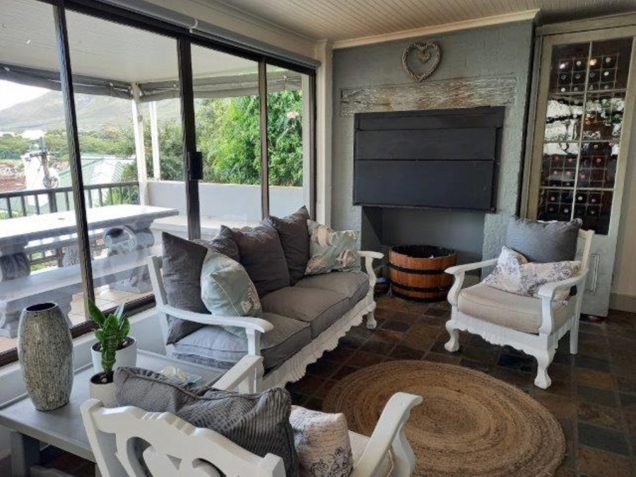To Let 4 Bedroom Property for Rent in Onrus Western Cape